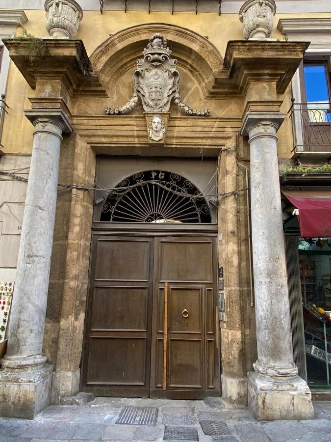 Pia'S Home In Pieno Centro Storico 팔레르모 외부 사진