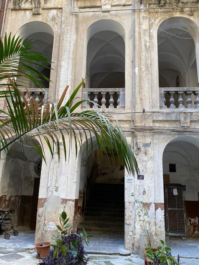 Pia'S Home In Pieno Centro Storico 팔레르모 외부 사진