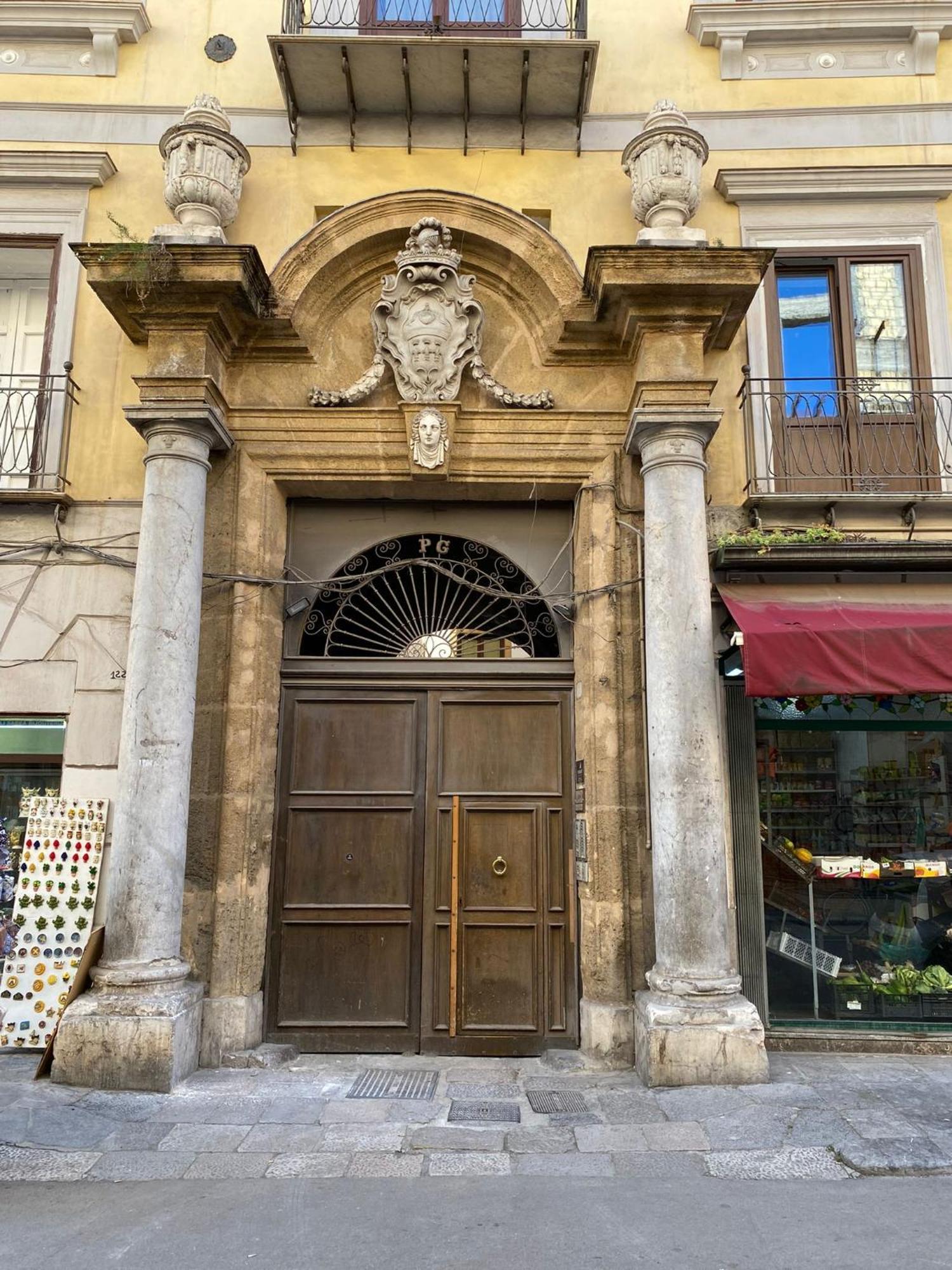 Pia'S Home In Pieno Centro Storico 팔레르모 외부 사진